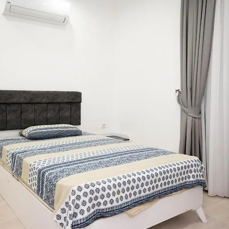Villa Ustatahir